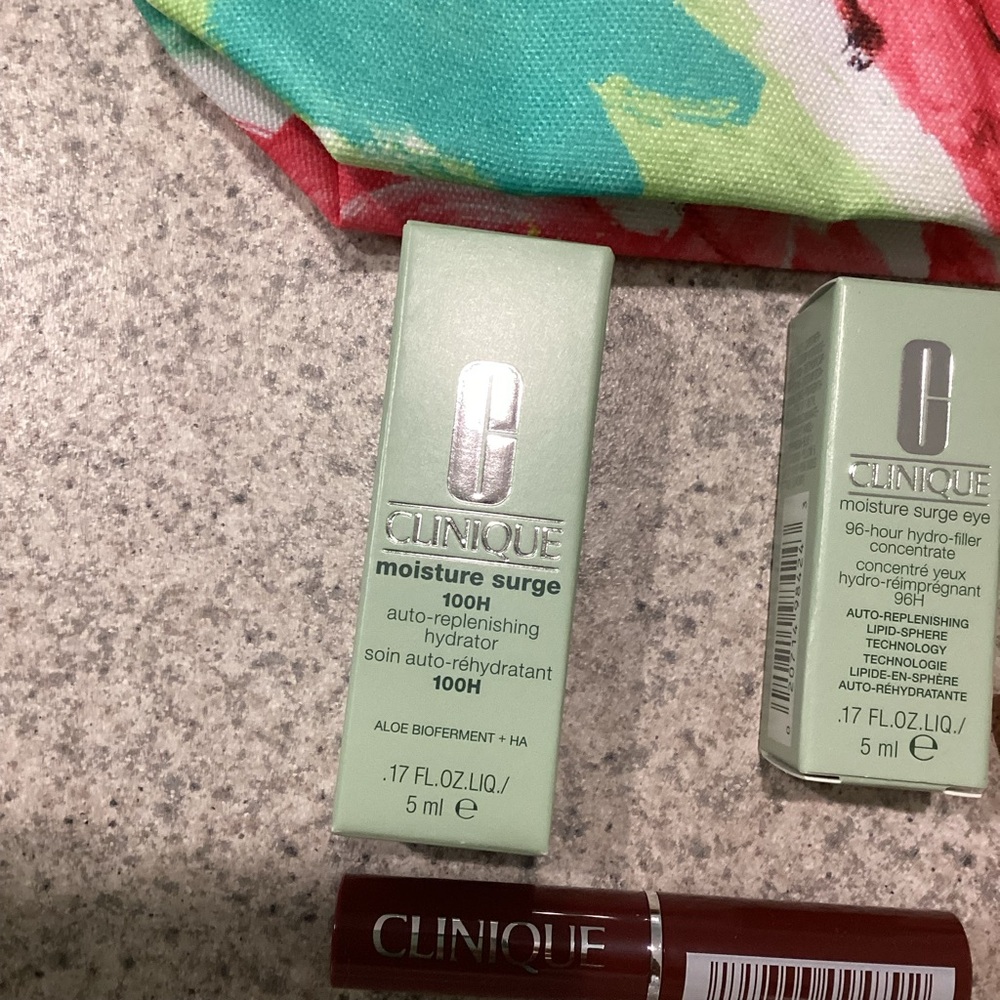 Clinique Sample Bundle - Picture 2 of 7
